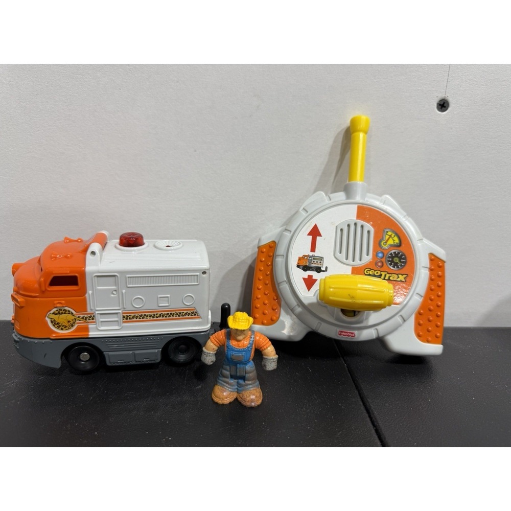 GeoTrax Swifty & Finney Wildest Remote Control Safari Train W Figure Works